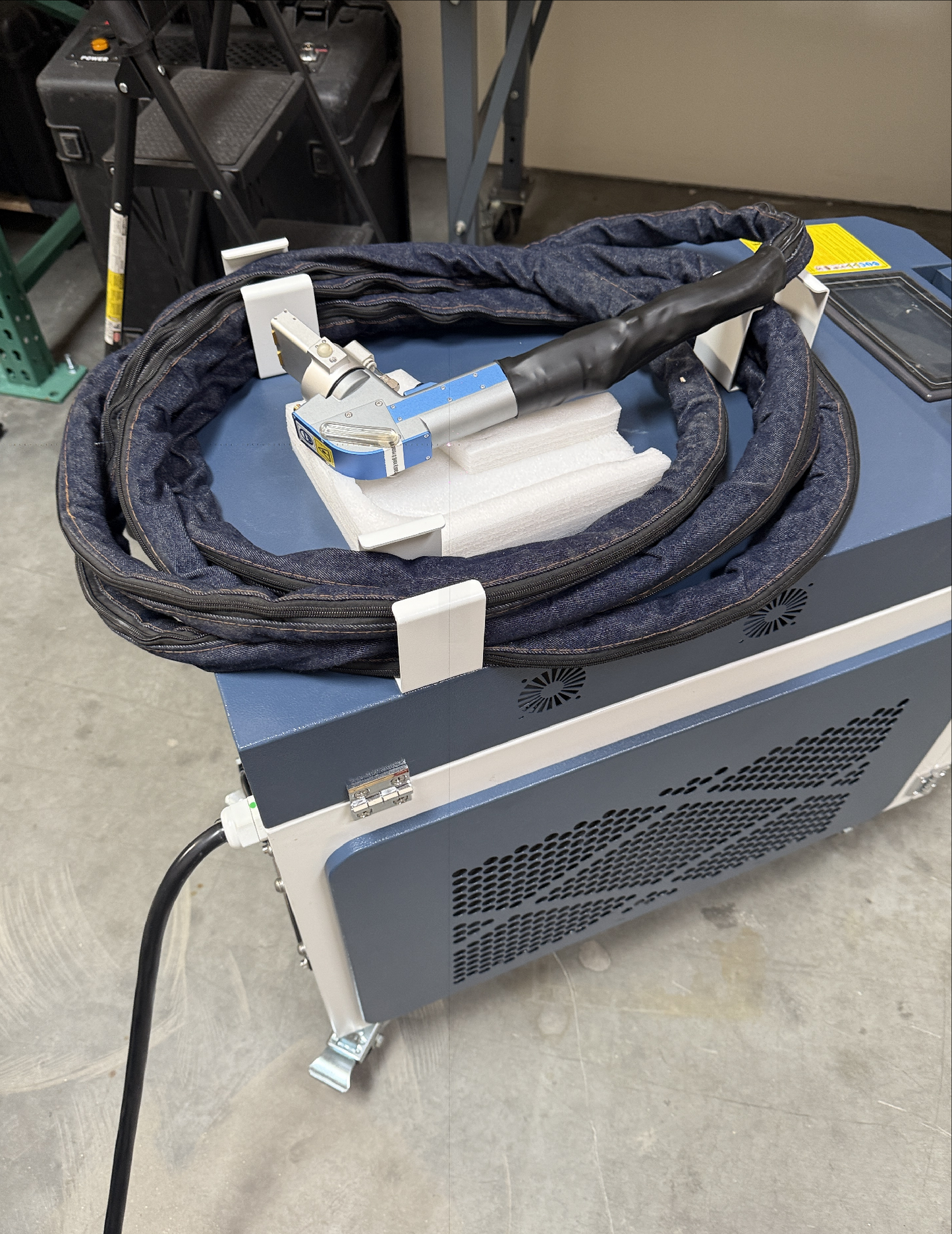 US STOCK Second-hand 2000W Laser Cleaning Machine CW Laser Cleaner BLC-2000