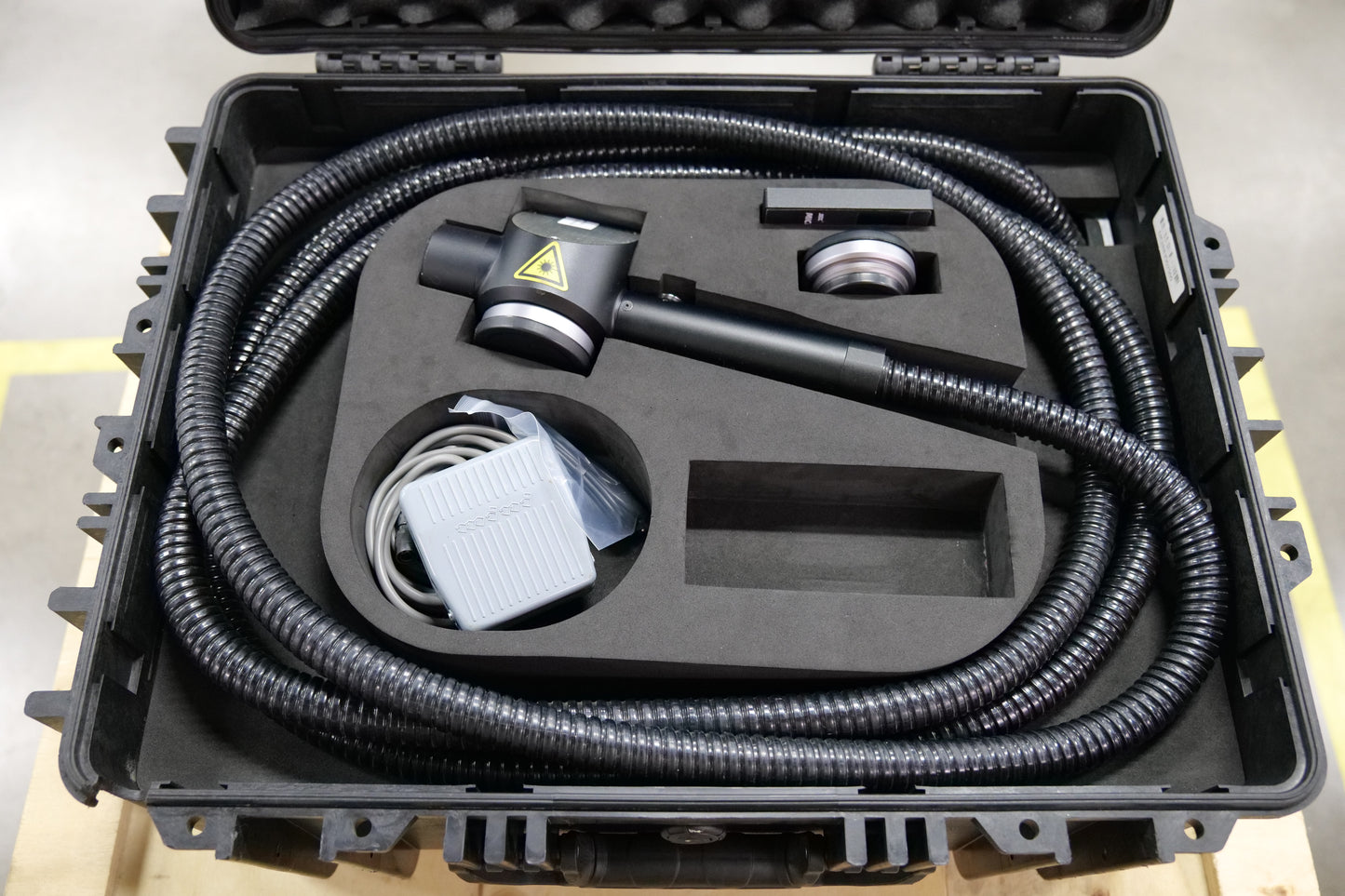Second-hand Machine Trolley-Type Design 300W Portable Laser Cleaner Pulsed Laser Cleaning Machine
