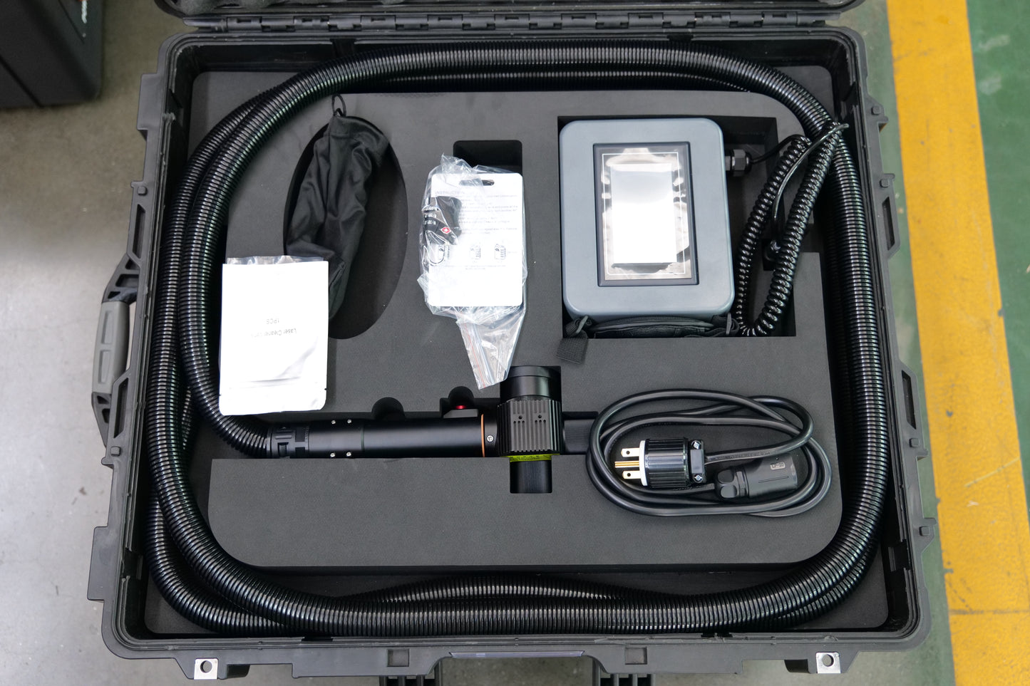 Second-hand Machine Trolley-Type Design 300W Portable Laser Cleaner Pulsed Laser Cleaning Machine